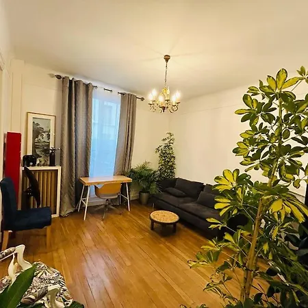 Beautiful And Spacious In Paris